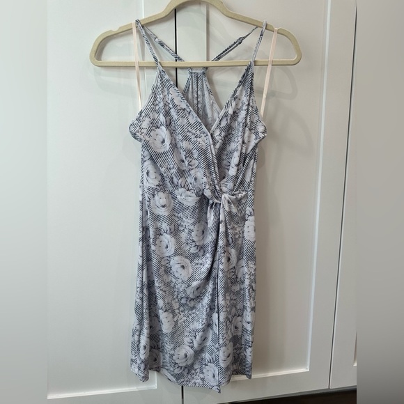 BCBGeneration Floral Wrap Dress in Blue and White - Picture 8 of 9